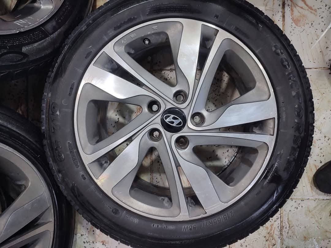 تخم ويل كب كروم الاصلي حجم 17شرط الفحص بلبلنص لاعواج ولاتصليح نضيف يرهم سوناتا اوبتيما ازيرا صول كادنزا جميع الكوري مع تخم تاير حجم 17.55.215نضافه 70بلميه بيع او مراوس السعر 250مكاني نجف مكتب الرشيد ***********
