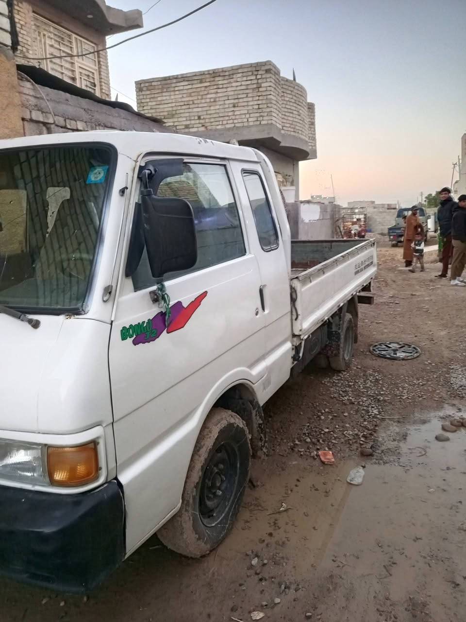 كيه بنگو البيع موديل 96مكفوله من گير مكينه شاصي رقم بغداد سعر 55بيها مجال مكاني بغداد المعامل الباويه***********
