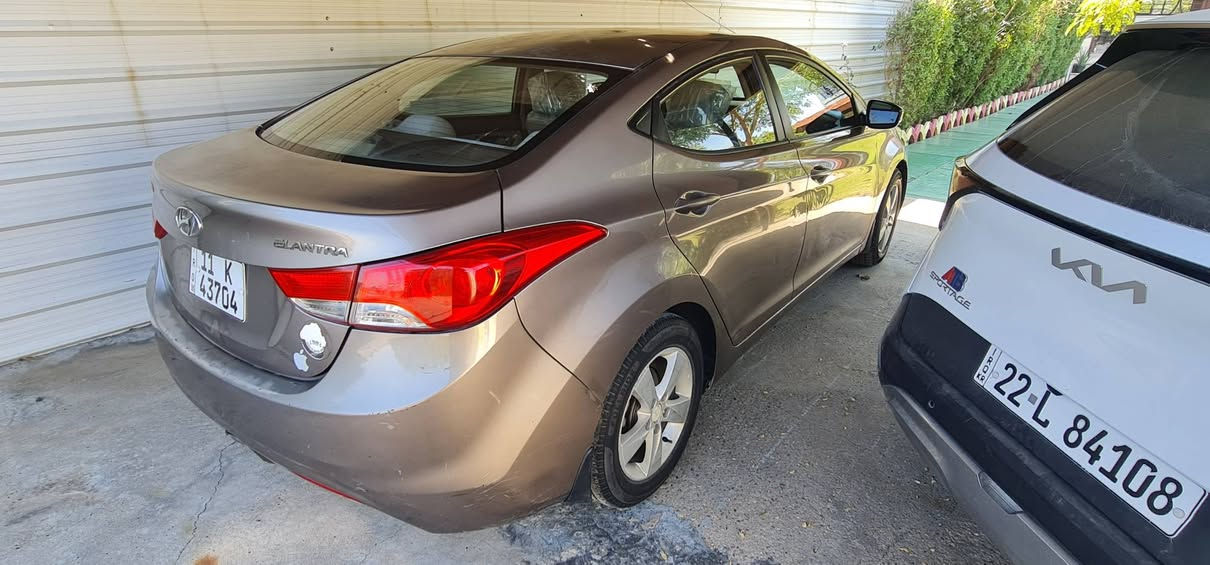 النترا ٢٠١٢ خليجي 
رقم بغداد وبأسمي شرط التحويل
قطعتين صبغ بدون دواخل اثر شخوط
كير محرك تبريد كهربائيات تخم تاير جيد جدآ
السعر 102 وبيه مجال
العنوان الحارثيه
***********
