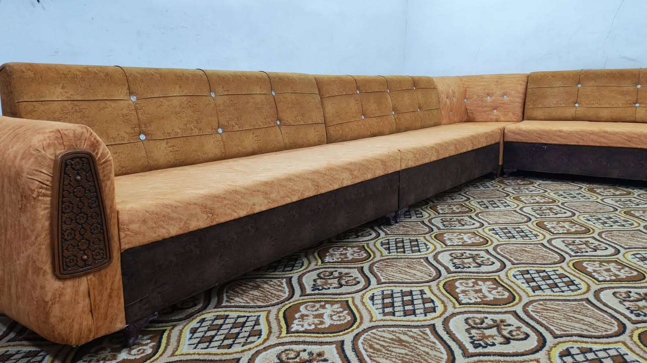 ديوان للبيع تزكام كلش نضيف 26 مقاعد 8 ثلثيات وثنين زوايه مو بس المنشورات اكو غيرهن السعر 550 العنوان كربلاء حي العامل يوجد توصيل داخل كربلاء الستفسار ***********
