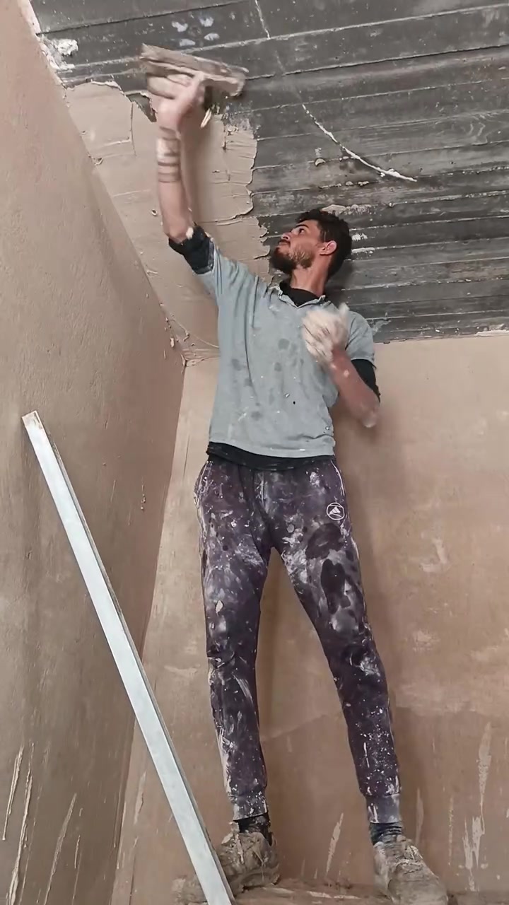 خلفه لبخ متفرغ شغل درجه اولئ
اسمنت وجص وبورك +عمل واجهات +بناء
***********
