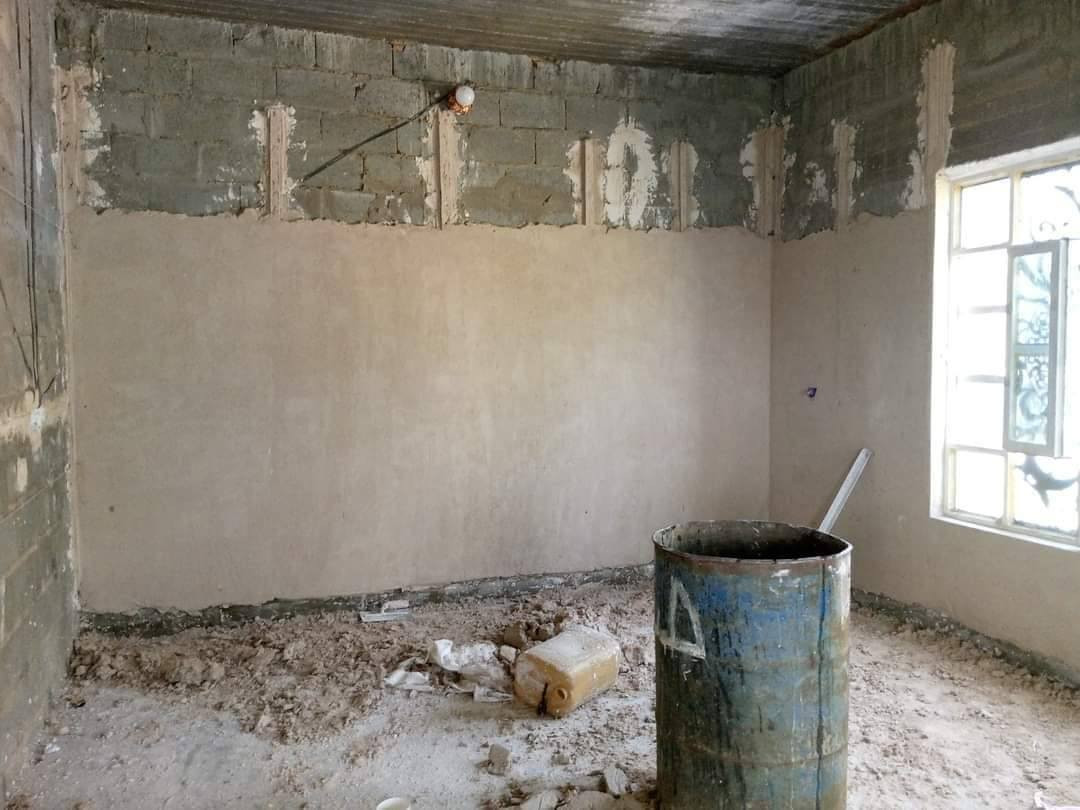 السلام عليكم خلفه  متفرغ جص وبورك لبخ ونثر لبخ باانواعه واجهيات تطعيم شغل درجئ اولئ وباسعر مناسبه للاتصال عل الرقم ***********
