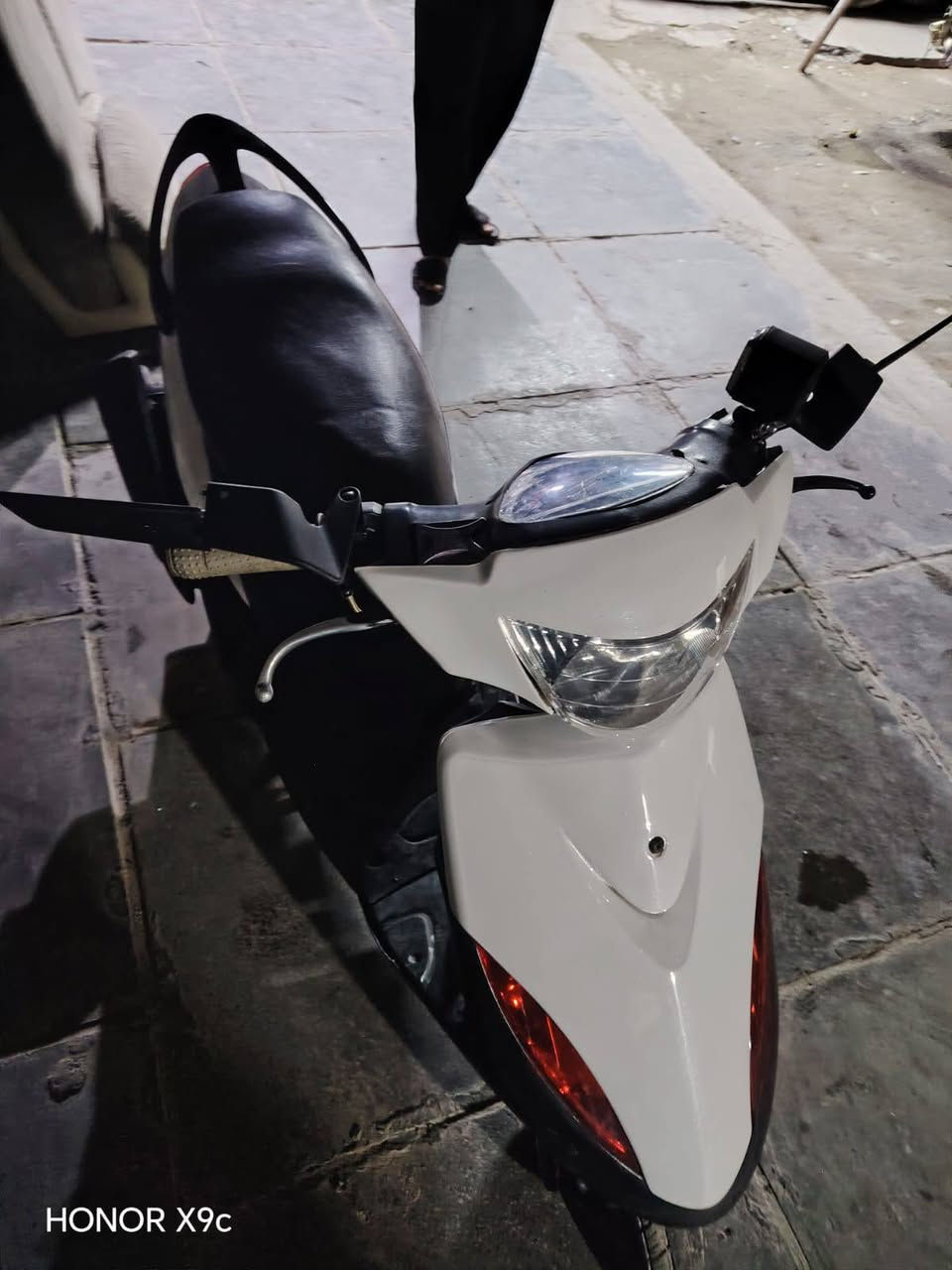 السلام عليكم دراجه ماكس عدله سرعه 120 الدراجه مفتوحه بس خير من الله شلعه ومعدل المكان بل حريه شارع المدارس بوشه بلادي 49 الدراجه حلوة ما شاء الله وهاي صورها كدامكم الي يريدها يراسلني واتساب هنا نسولف بل سعر ***********
