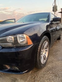 جارجر ٢٠١٤ • ٣٦٠٠ • مشي قليل