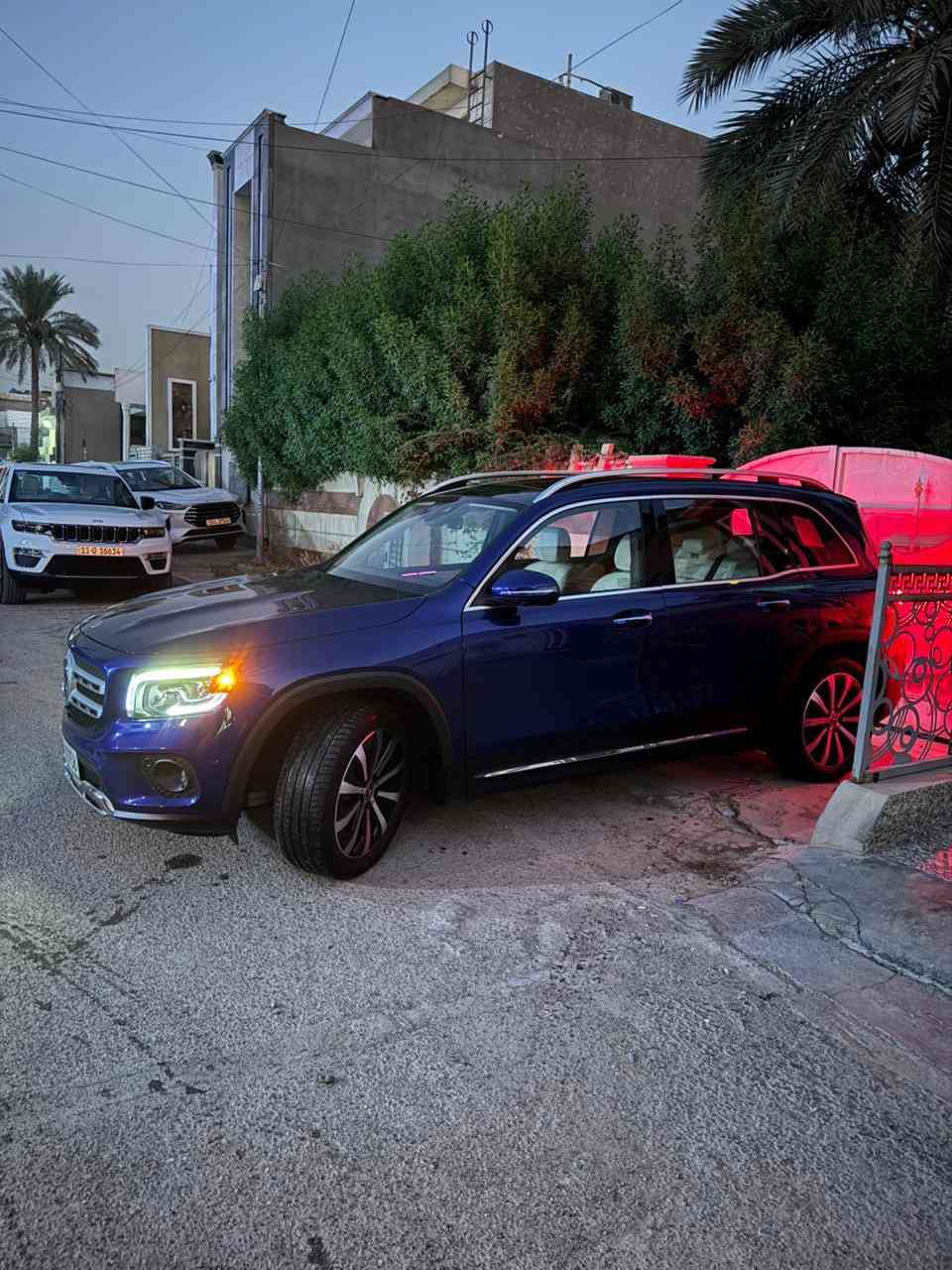 مارسدس عائلية تخبل بسعر #سنتافية عزل وسرعة وعالية شمنتظر؟؟؟؟؟؟؟ 

مرسيدس GLB 250 Model 2022

فول موصفات للبيع

وارد امريكي

المسافه المقطوعه /:- 50الف ميل

التفاصيل والمواصفات /:-

بانوراما عل طول السقف

السياره

رادار امامي مانع التصادم  يظهر التحذير في وسط الشاشه الامامي عند اقترابك من اي سياره بصوره مفاجئه
رادار الجانبي في المرايات الجانبيه

رادار  خلفي ياخذ بريك عند الرجوع وعدم الانتباه 
الدشبول الجديد والشاشه دشبول الاماميه متغيره بيه عده اختيارات تكدر تغير شكله حسب نوع القياده الي تختارها

صندوق خلفي كهرباء دكمه 
قيادة رياضيه 
قياده اقتصاديه 
قياده المريحه 
اضائه داخليه في الدشبول64 لون متغير  في الابواب والدشبول اختيارات عديده للالوان 
كامرات محيطيه  360  درجة. عدد 4
 امامي وجانبي عل كل مراية وخلفيه وطبعا تظهر بل الشاشه الوسط 
حساسات محيطيه 360 درجه  عل كامل زوايا السياره اي اقتراب مركبه اوشخص راح تنبهك 
نظام ال ECO خاصه في الازدحامات والترفيك لايت  
كشن السائق والسكن هيتر ثلاث درجات
طبعا الستيرن كله لمس كل الاوامر الي بل سياره الاختيارات لمس 
انظمة قياده اقتصادي ومريح ورياضي ورياضي + وفردي 
شاشه وسطيه مع كافه الاوامر والخيارات لسياره 
سايد بيرك كهرباء دكمه 
كير رياضي شفتات بل استيرن 
عدسات الاماميه لمرسيدس الشكل الجديد
نظام صوت بل السياره Burmester
كاعيات الشركة بلادي وياها 
محرك سياره 2000 تيربو 
وبعد بيها هواي مواصفات معروفه بالمارسيدس 
حادث سياره جنطه وجاملغ خلفي يعني قطعتين صبغ وشي بسيط بارد /

 العنوان اربيل..

#السعر_الطلب_في_التعليقات 

***********
