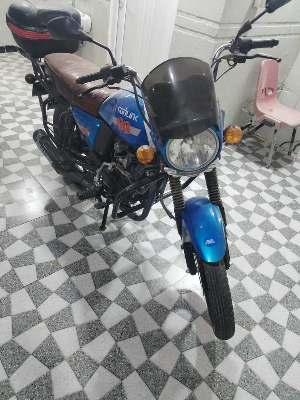 دايون
كارتون 
موديل ٢٣ أوراق أصولي 
ب مليون و ٨٠٠ وبيها مجال 
مكلف بالنشر 
الاتصال ع رقم صاحب دراجه 
***********
