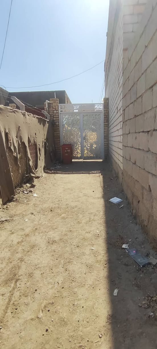 السلام عليكم
بيت للبيع مساحه ٢٥٣ غرفه وصاله ومطبخ وصحيات طابو زراعي مشمول بلتطويب 
كافه خدمات ماء كهرباء تبليط مجاري  السعر (٣٤)
عنوان (شارع دلال/شارع ميري متعب /مقابل حسينيه ام البنين)
للاستفسار اكثر اتصال ***********
