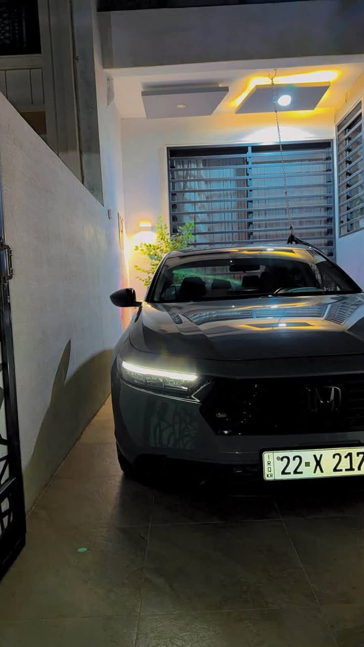 🚘 للبيع هوندا أكورد سبورت 2023

✅ موديل 2023
✅ محرك هايبرد 2.0 لتر اقتصادي وقوي
✅ نظام قيادة بثلاثة أوضاع (Eco / Normal / Sport)
✅ شاشة وسطية مع Apple CarPlay وAndroid Auto
✅ كاميرا خلفية
✅ رادار، مثبت سرعة، ومساعد الحفاظ على المسار
✅ تشغيل بصمة ودخول ذكي
✅ جنوط رياضية 19 إنج
✅ إنارة LED أمامية وخلفية
✅ السيارة نظيفة جداً وجاهزة للاستخدام

ملاحظات:

* بنيد واحد مبدل ومصبوغ.
* BDR بالجاملغ (الجام الأمامي).
* الفحص مرحب به بأي مكان.

💰السعر:195
📞 للتواصل: ‭***********‬
