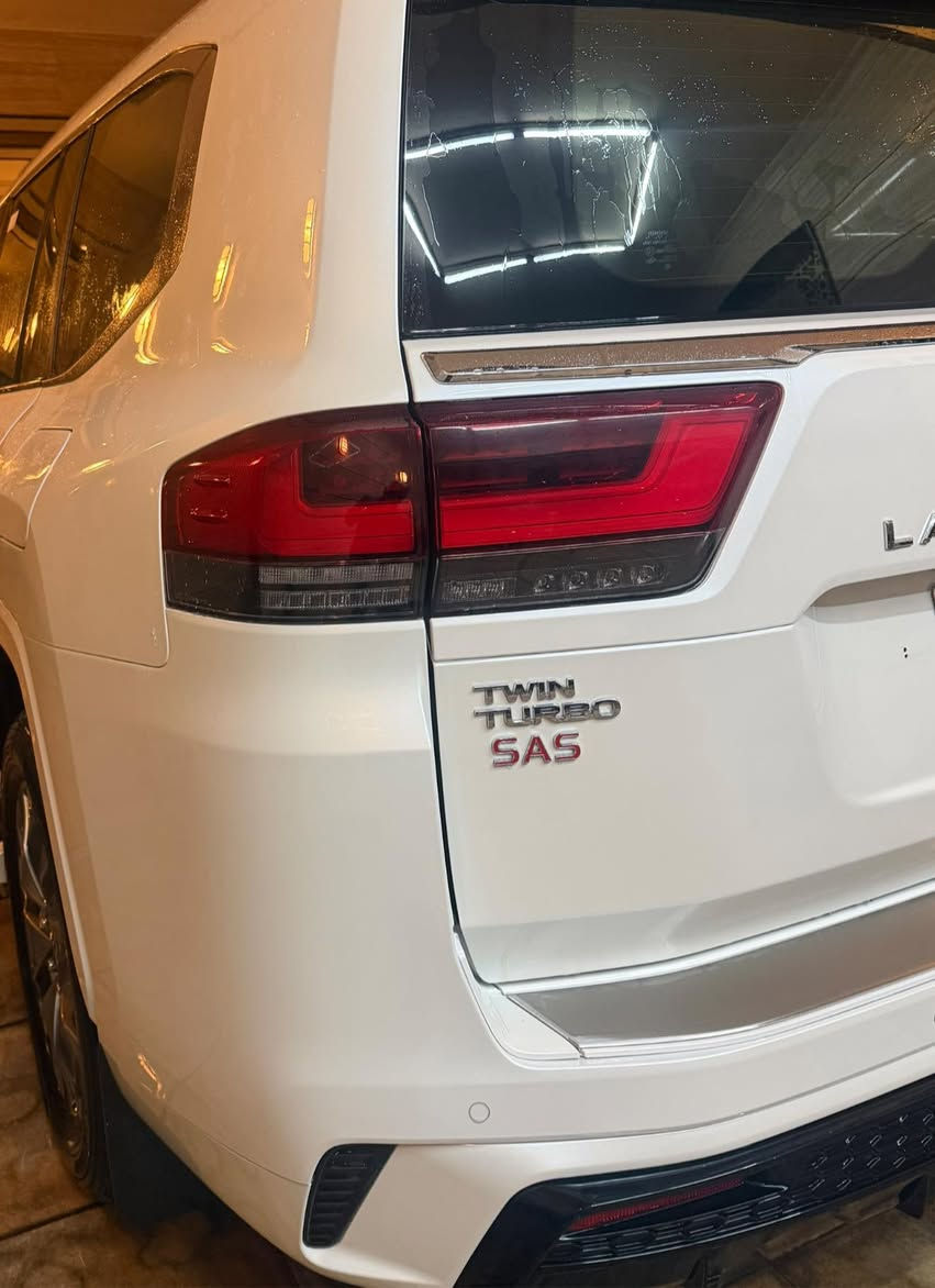 السلام عليكم للبيع 🌹🌹
تيوتا لاندكروز 
 
‭3.5L Twin-TurboVX

لاندكروز مديل 2024شركة ساز  

ضمان شركه 4 سنوات
لوحات بغداد

ماشي 4500

فول  مواصفات 
كشنات امامي وخلفي
كهربائي 
كشن ميموري 

رادار امامي 

صندوق كهربائي 

كامره أمامي خلفي 

شاشه جبير 

مكان السياره بغداد 
👈👈👈80500$👉👉👉
السعر 👆🏻👆🏻👆🏻
‭0774 103 8529‬
