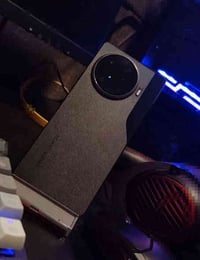 تلفون Tecno camon 30 pro 5g للبيع  شاشة 144Hz هرتز اموليد 6.78 انج ذاك...