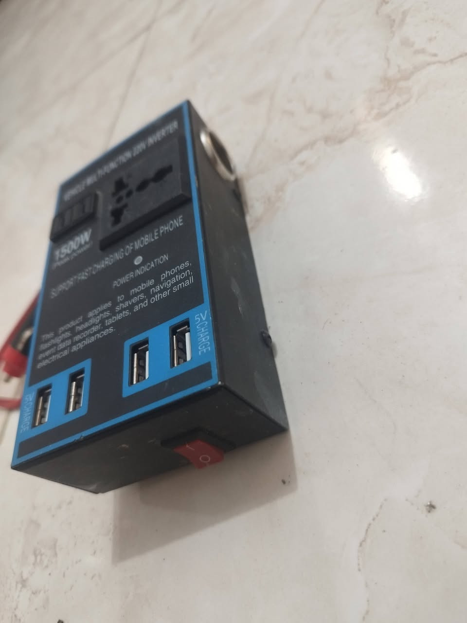 السلام عليكم
درون للبيع مع ريش احتياط 
 ومحوله سياره مال سفرات.  سعرهم 30الف الشراي يعلق او يتصل ***********
