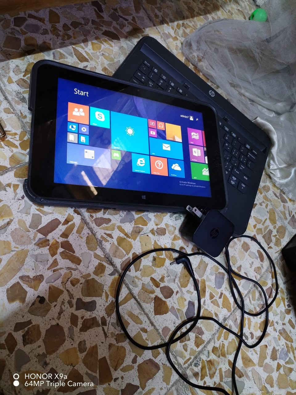 بي للبيع لابتوبhp وندوز 8 شحن يدوم اكثر من ساعتين متواصل يصير تاب ويصير لابتوب يشتغل بنظامين   بي قلم اي خلل ما شرط سعر 150 بي مجال


**إذا كنت صاحب هذا الإعلان وتريد حذفه لأي سبب، رجاءا أرسل رسالة إلى الدعم الفني**