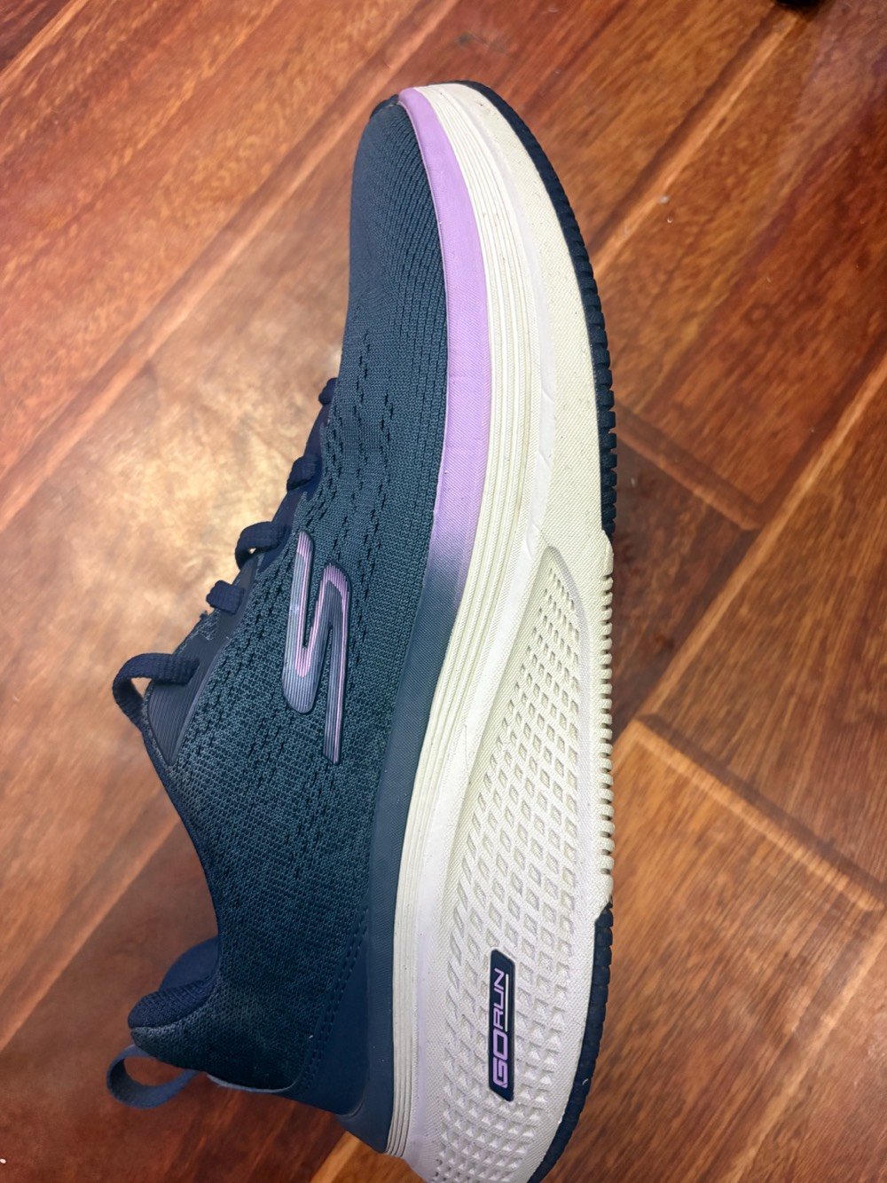 سكيتشرز الاصلي الفتنامي من امريكا 