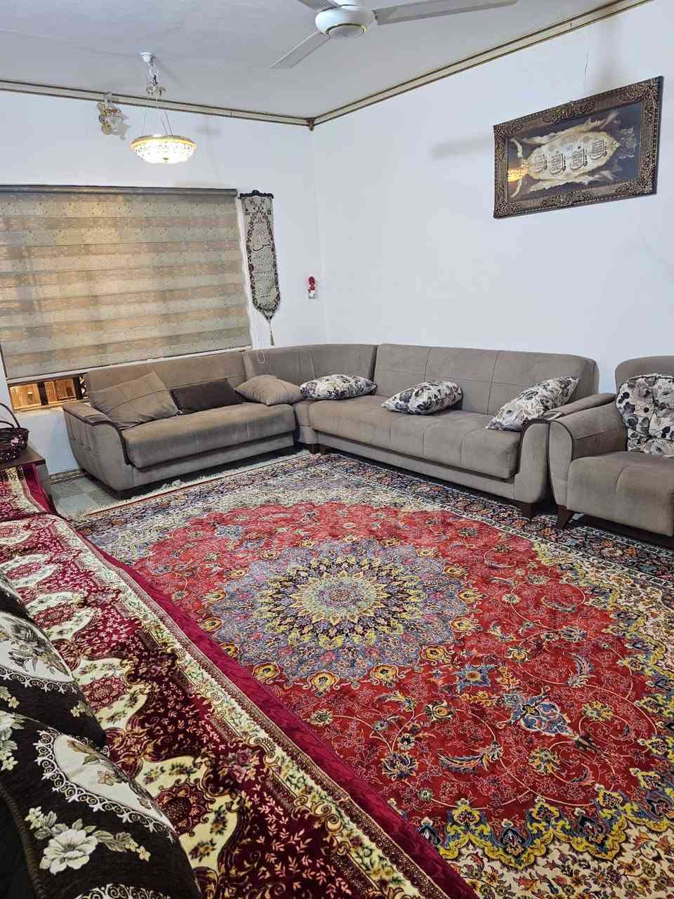 سلام عليكم بيت مساحته 600 بناء 150  مثث من كلشي   وكله مصور ثاث مكاني كربلاء    مقابيل فندق بارون.  عمود 28  داخل فرع عقد الرظ طابو زراعي 25   لستفسار كثر ***********
