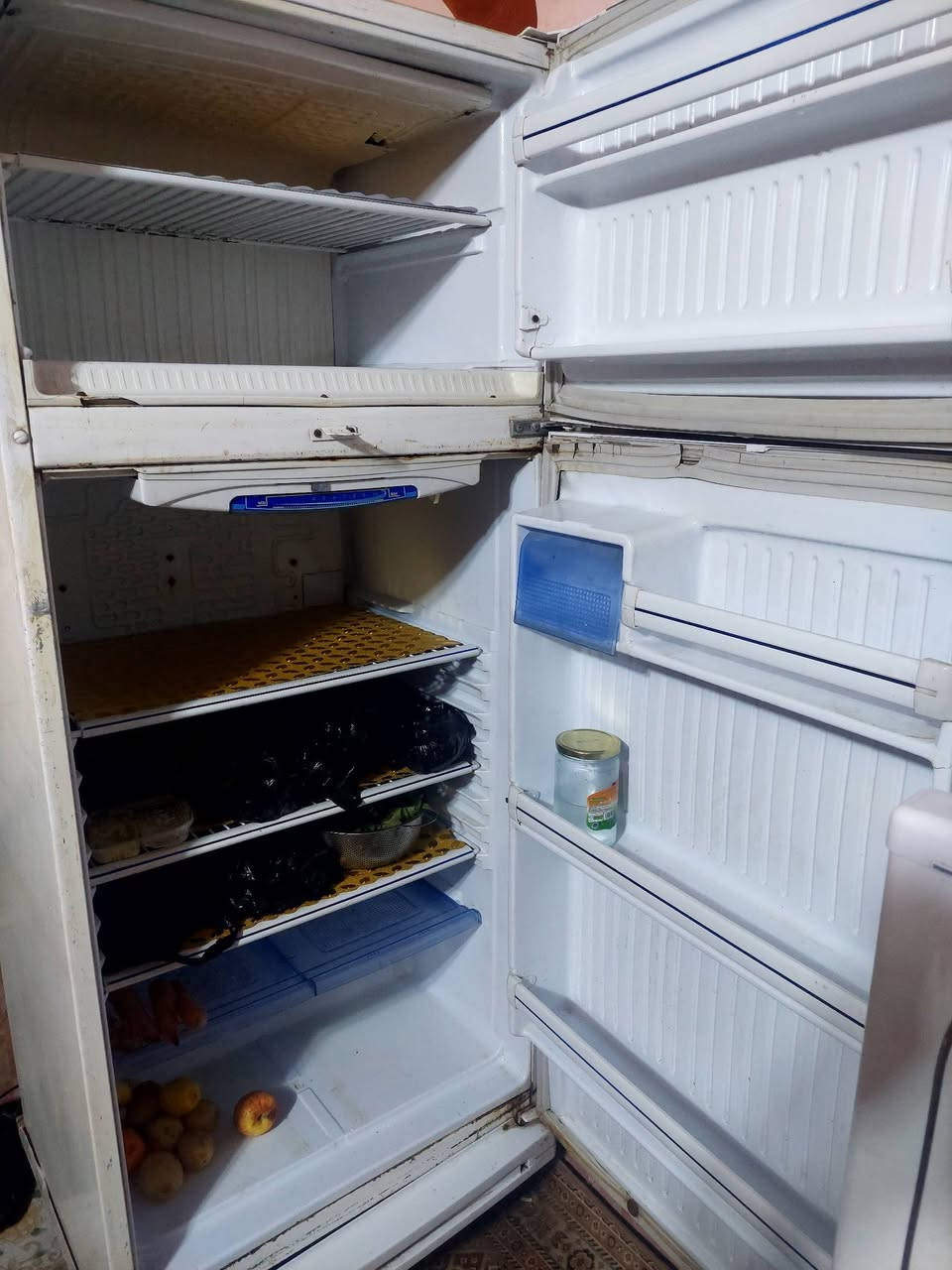 مواد منزلية مستعملة للبيع/خاص فقط
[اشتري غراض بيت مستعملة مناسبة]
فلترماء ٣٠الف شغال شرط
غسالة شغالة شرط الفحص
ثلاجة كونكورد ماجورجديد بلكارتون شرط 
كامرات مراقبة داخلية بدون جهاز
مفرغة مطابخ يابانية اصلية شرط الفحص+فان 
ميزحديد جوا جروخ متراوربع٣٥ الف
عجانة ايرانية جاهزة شرط الفحص١٧٥ الفرن حجم صغير١٧ الف انتيكة 
سماوة


**إذا كنت صاحب هذا الإعلان وتريد حذفه لأي سبب، رجاءا أرسل رسالة إلى الدعم الفني**