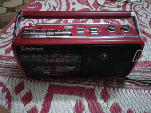 السلام عليكم راديو مسجل ناشونال شرط صنع اليابان وليس اندنوسي جديد نضافه ٩٥% ٤ موجات اف ام جهاز ع وضع شركة السعر ٧٥  يوجد توصيل جميع محافضات هاتف ***********
