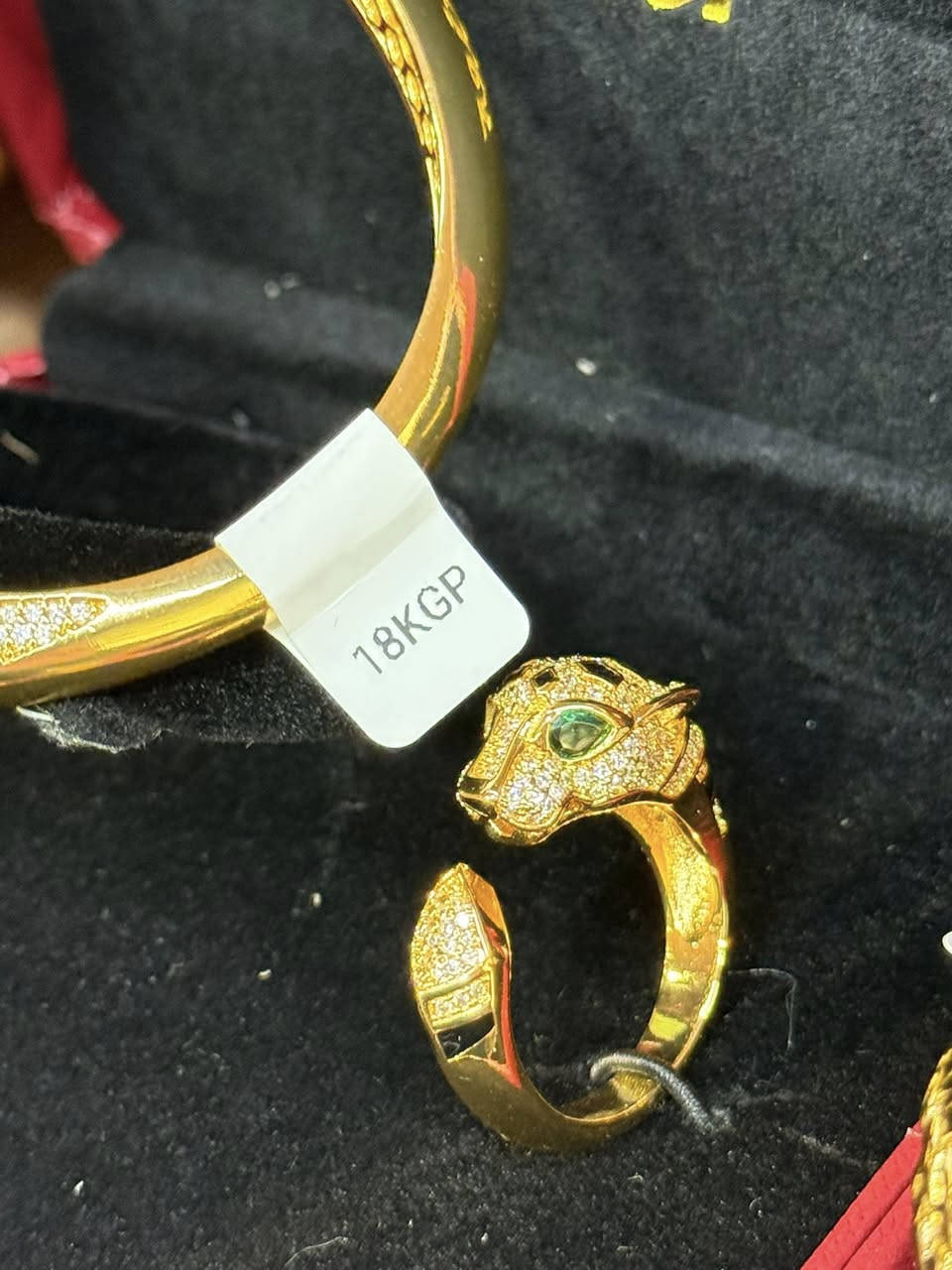 سيت سوار ومحبس ماركة امزون مختوم طلاء ذهب
يوجد توصيل كافة محافظات العراق


**إذا كنت صاحب هذا الإعلان وتريد حذفه لأي سبب، رجاءا أرسل رسالة إلى الدعم الفني**