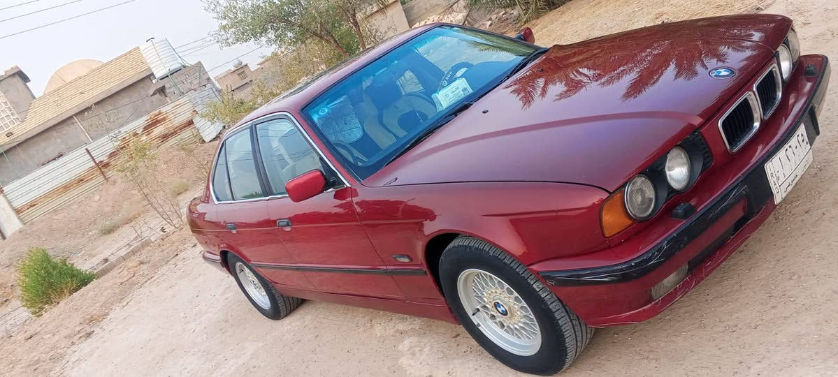 سلام عليكم ورحمة الله وبركاته بيئم موديل 1992السياره انضف من لصوره داخل اسود جلد كهربائيات كلها شغاله فتحه سقف سياره بيها ضربه شبر ب جاملغ اليمنه وبعدله فقط السياره انضف من الصوره السياره قفلها65 وهاذه رقمي ***********
