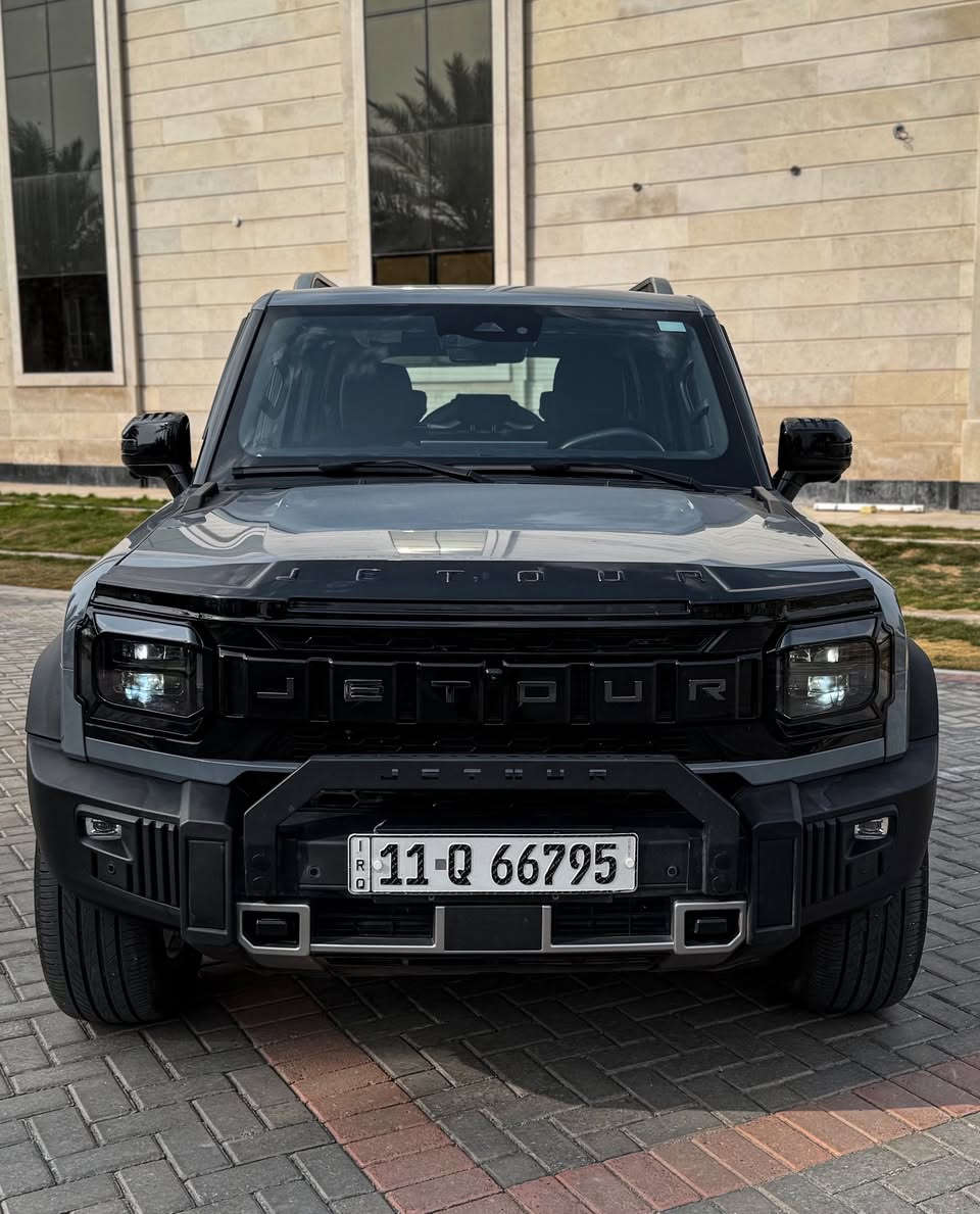 Jetour T2 luxury 2025 السلام عليكم 
محرك 2.0T اربعة سلندر
قوة المحرك 254 حصان بعزم دوران حوالي 390 نيوتن / متر
السيارة مغلفة ppf و عليها كت كامل داخلي و خارجي black edition 
مشيها حوالي 19.700 km 
السيارة بيها صبغ قطعتين الجاملغ الامامي جهة الصدر و الباب الخلفية اليمين ( مبدلات و مصبوغات )
سعرها 238 و بيها مجال بسيط
للاستفسار اكثر ***********
