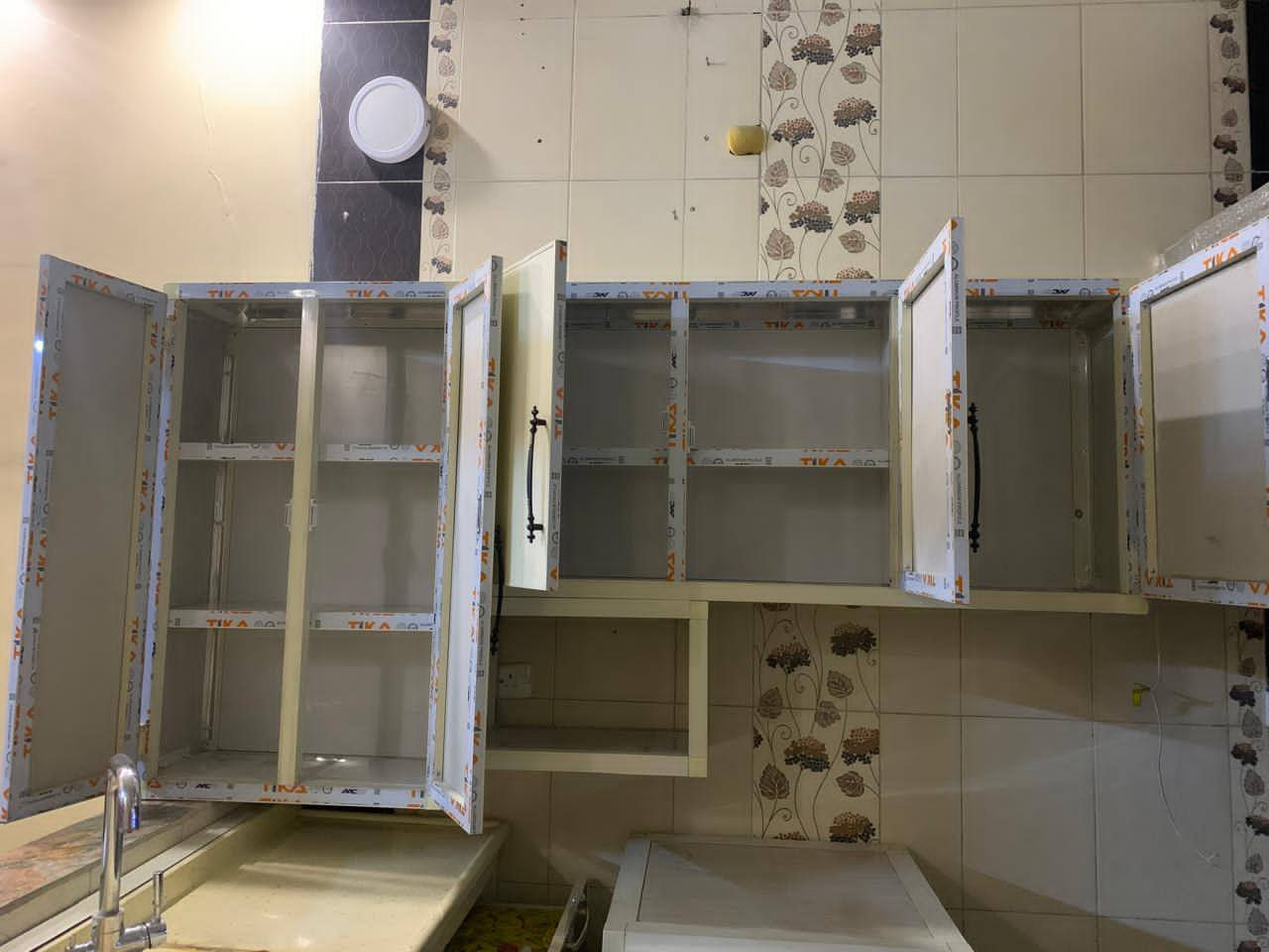 سلام عليكم
كاونتر للبيع استعمال قليل توصا مترتين ونص مرمر 
سعر٣٠٠ 
قنفات ثنين سعر١٥٠ 
وكريكورت سعر٧٥


**إذا كنت صاحب هذا الإعلان وتريد حذفه لأي سبب، رجاءا أرسل رسالة إلى الدعم الفني**