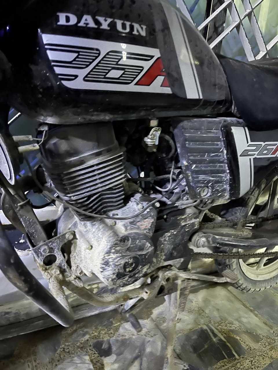 السلام عليكم دراجة دايوان مجفتة مرقمة تحويل ثاني يوم صارلهة اسبوعين متروكة نقصهة كتف شحن وترجع مثل الورد سعرها مليونين و500 قابل للتفاوض ***********
