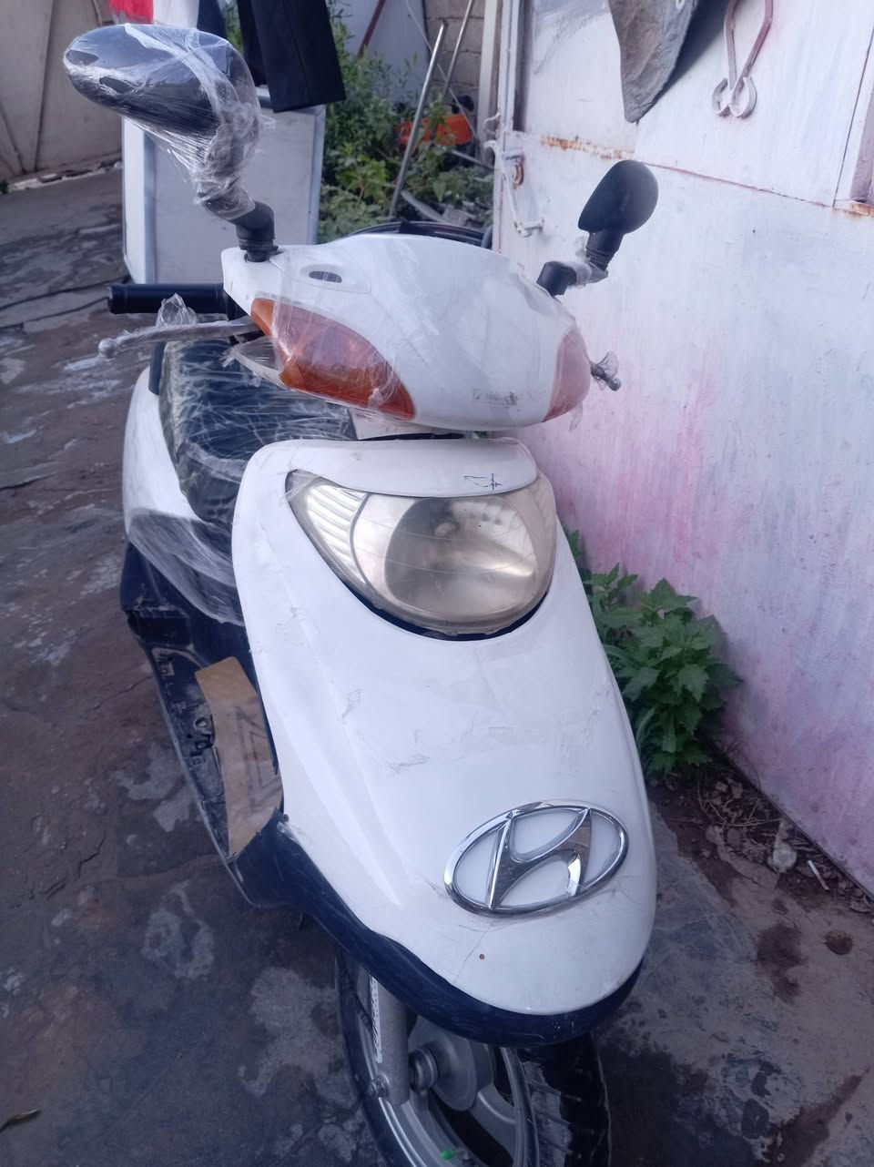 السلام عليكم دراجه سبيسي سرعه 100 بيهه تبخير أبيع هل موجود كهربائيات شغاله السعر ب 240 وبيه مجال رقم للاتصال *********** مكاني بغداد حي الفرات قرب مطار بغداد
