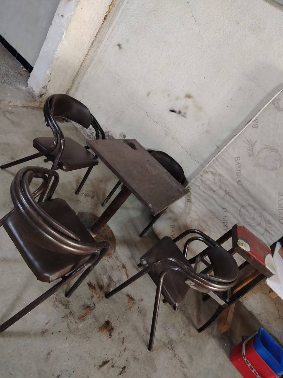 ٤ كرسي و ميز ٢٥ الف


**إذا كنت صاحب هذا الإعلان وتريد حذفه لأي سبب، رجاءا أرسل رسالة إلى الدعم الفني**