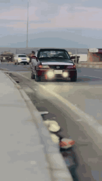 السلام وعليكم اوبل استرا 1992 مكينه 16 كوبون وتحويل موصل سيارة مال بيت ومصروف  عليها كير مكينه نضيف باتري جديد تدفئه فول مسجل شاشه عقل جديد ضفيره قبل فتره كلها سويتها مابيها نقص لايتات زينون سلف جديد  40$ ومجال رقم ***********📞📱
