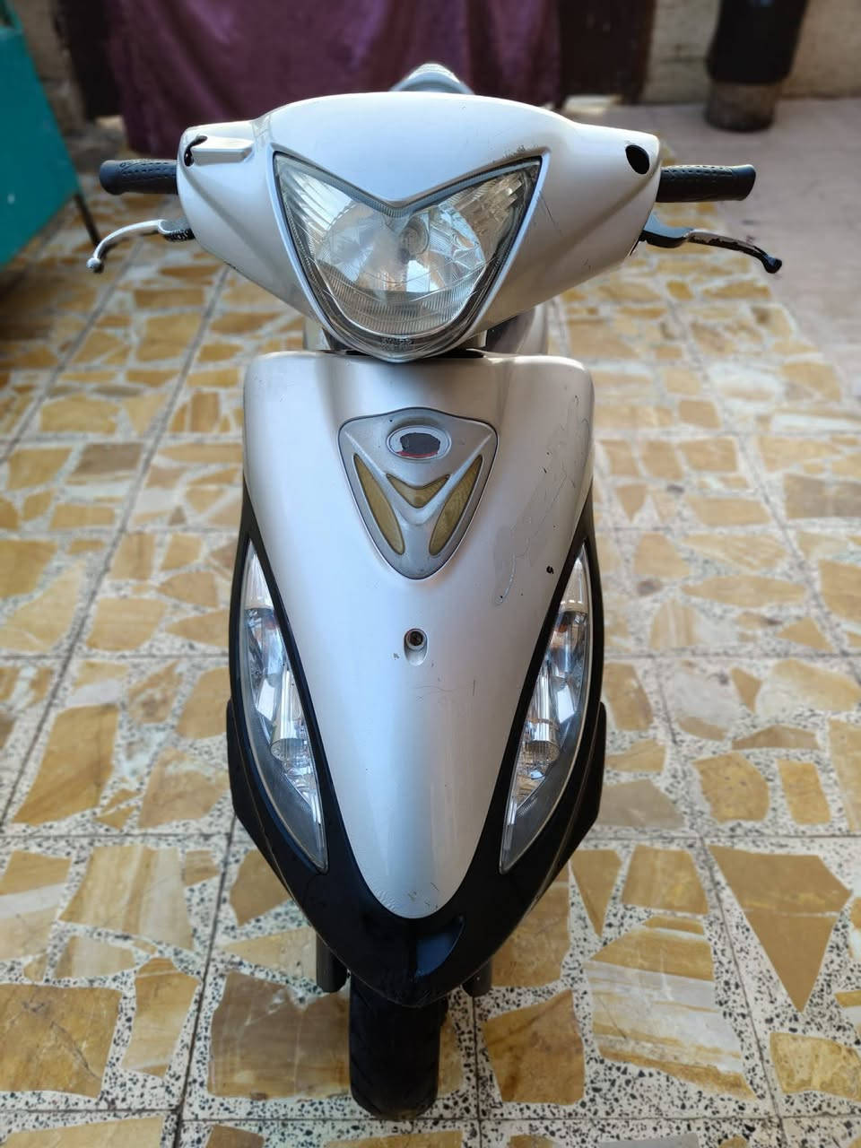 سلام عليكم دراجه للبيع ماصارلها هواي من طلعت من الوكيل 
الدراجه كفاله عامه كلشي شغال بيها تجي وتفحص السعر 800 وبيها مجال شي قليل
البكان المجر الكبير الشراي راسل خاص


**إذا كنت صاحب هذا الإعلان وتريد حذفه لأي سبب، رجاءا أرسل رسالة إلى الدعم الفني**