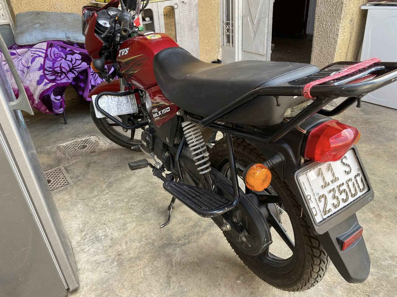 السلام عليكم دراجة خمسة كير TVS هندي دراجة نضيفة رقم بغداد مشروع وطني دراجة بكركوك السعر مليون وثمانمية التصال رقم ***********
