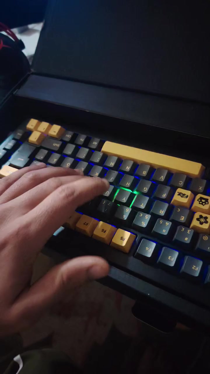 السلام عليكم
كيبورد akko 5075b PLUS
جديد فقط فحصته ب60 وبلعافيه عليك


**إذا كنت صاحب هذا الإعلان وتريد حذفه لأي سبب، رجاءا أرسل رسالة إلى الدعم الفني**