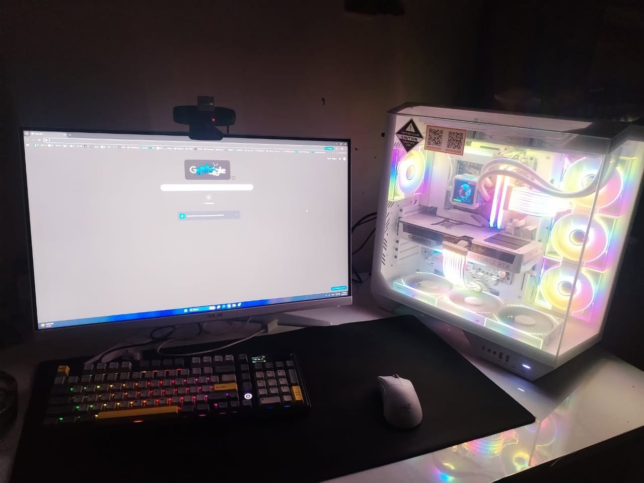 السلام عليكم 
بي سي للبيع او مراوس بشي اقل منه لانو ال بي سي مالتي قوي كلش واني العب بس cs ضالمها للمواصفات 
ملاحظة التجميعة كلها بيضه 
ملاحظة كل الكراتين مال القطع موجوده وكلهن بلضمان 
المواصفات:
 EAGLE RTX 5070 Ti White 16 gb ابيض 
M.b AORUS X870 Elite Wifi 7 ice ابيض
AMD Ryzen 7 7800X3D 
Cooler Frozen 360 ARGB White ابيض
Power 1000 Platinum
Ram DDR5 16x2 6400 RGB White ابيض
Ssd 2 tb 7400mb/s
Case DarkFlashDY470 white ابيض
——————————————————
بيضه نادره كلش بلسوك Monitor Asus tuf 27 /240hz /2k


**إذا كنت صاحب هذا الإعلان وتريد حذفه لأي سبب، رجاءا أرسل رسالة إلى الدعم الفني**