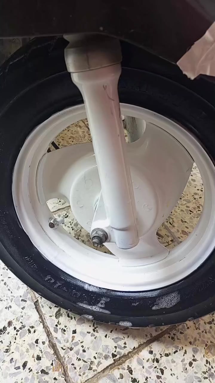 السلام عليكم شباب ماكس منغولي درجة ناشفه ما مفتوحة جيب مصلح ويك وتعال افحص درجة كهربائية كله شغاله سلف هندر مكاني ناصرية مركز اسعر 550وببه مجل قليل حك الجيه جماعت المريضه كله كبل وتحيتي ارقم ***********متواجد
