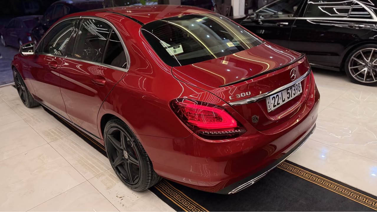 Mercedes C300 2019 Clean Title 
وارد الماني.  عدد مسافا 55.  فول موصفات. 
شاشا كبير دبل ماوس. 
فقط مكان واحد pdr  لي اي ستفسار انتصل ع رقم *********** أربيل, العراق
