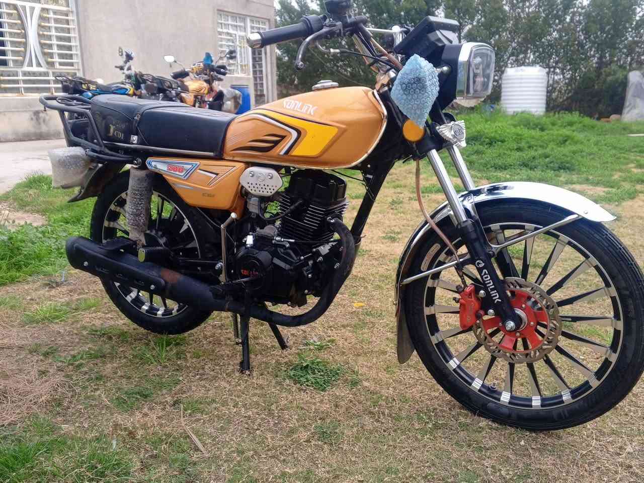 السلام عليكم دراجه للبيع ضاغطه زنجيل موديل 25ماماشيه قليل لمكان واسط عزيزيه سعر خاص اوراق بغداد /***********/***********
