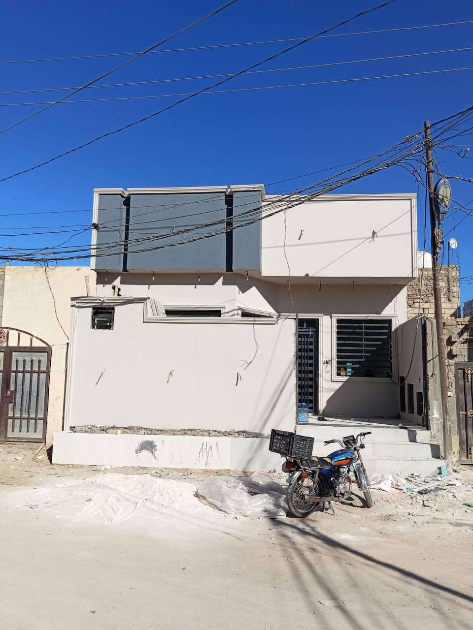 تريد بيتك داخلي واجهيتك فخم  راسلني وبخدمتك بسعار مناسبه  صباغ داخلي وخارجي  ((فوم سحب ملكي طلس عام ترميم  اخفاء السراميك   للستفسار واتساب ***********او مراسلت الصفحه حالين متفرغ  (مرتضى ابو الاكبر)
