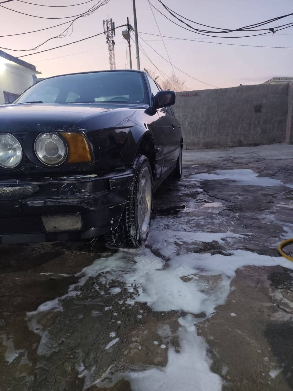 Bmwمودي91 السنويه منتهيه بل 19 السيارة مكينه كير جدد جاهزة بصرة مكان السيارة 5ميل رقم الهاتغ ***********   السعر33وبيه مجال قليل
