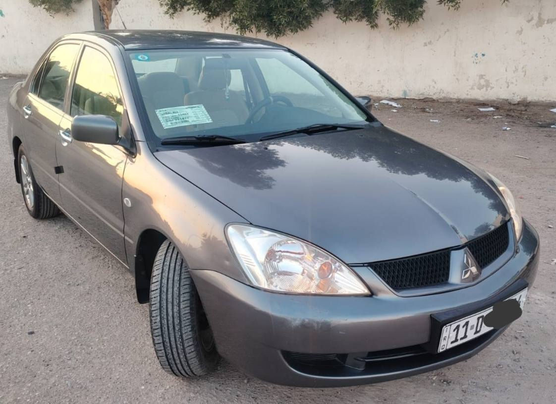 سلام عليكم سونار مرفق بالمنشور 
لانسر 2010 ماشيه 70 حقيقي وعلى الفحص كفاله عامه من صبغ وضربه وتبديل وبارد حتى دعاميات مكفولات السياره على وضع الشركه بعدها برغي ما مفتوح بيه بعده كتلوكات الشركة بيه 
محرك كير جدد حداديه جديده تخم تاير جديد تبريد ثلج سياره فول مواصفات

مكان السياره بغداد رقم السياره بغداد الدولي الجديد باسمي وهزه جديدة 
سعر السيارة 110
للتواصل ***********
