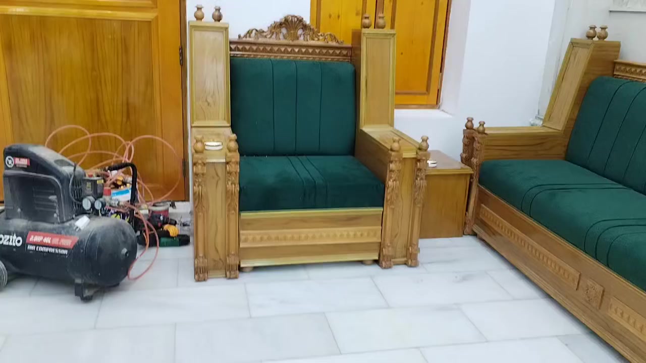 بفضل الله تعالى هذ الديوان الصاج وآلزان المصري والخشب الروسي ومن افضل انواع الاسفنج هاي اكستره ومن اجواد الاقمشة التركي ضمان 10 سنوات زادنا شرف وعلو هذ العمل إلى حسينية ومضيف السيد الجليل الحمزه احمد ابن هاشم الغريفي رضوان الله عليه          العنوان الديوانية الحمزه الشرقي شارع ال مرسول محاور مشروع الماء نعمل كافة الموديلات الصاج وآلزان المصري والمودرين تلفون *********** واتساب @إشارة
