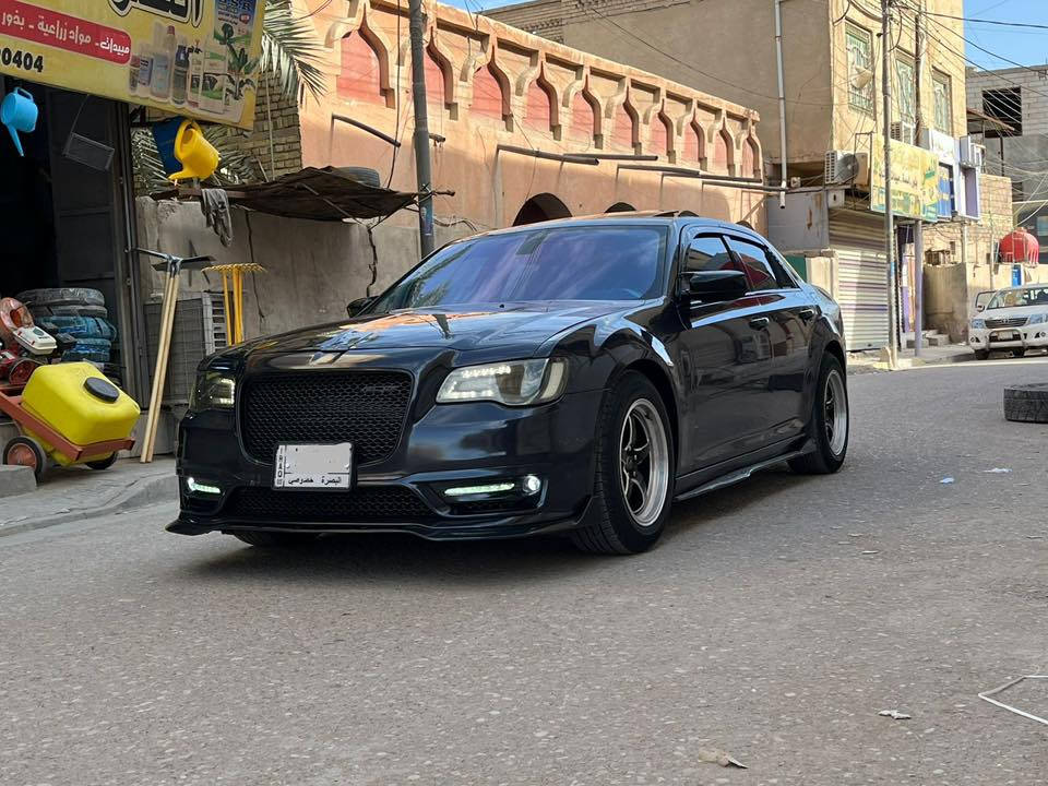 سلام عليكم من رخصه الادمن ( البيع /كرايسلر اوباما  2017 R/T  اصل اصل فول مواصفات واحد على واحد  رقم بصره تحويل ثاني يوم بسم المشتري السياره داخله كفاله عامه بيهه فقط قطعتين كلير  والباقي كفاله وبدون اي دواخل شرط وبدون ايرباك العلم السياره احلى من الصوره ومزوده وجاهزه على اخير حبايه 
مواصفات  السياره 
1/مكينه وكير 5700
2/ كير ماوس 8 نمر 
3/ ويل ويلد 18 مع تخم تاير ياباني 
4/ كزوز دبات سود صوت طرب 
5/ برمجه طلق مع كت اوف 
6/ برده خلفيه 
7/ شفتات ستيرن 
8 / فان خليجي دبل مروحه 
9/بلكات مع فيت بم ريسنك 
10/ شوته KN رياضي 
11/ اويل كاج كان 
12 / داخل جلد عسلي 
13/جامه اماميه بلورايز اصلي 
وباقي مواصفات السياره معروفه وكامله مكمله السياره وعليهه هواي تزويد ومصروف عليهه واحلى من الصوره بهواي السياره وجديده كلش. مكان السياره ( البصره ) السعر (198) اوبيه مجال الشراي يتصل وبلخدمه اسيا(***********) اثير (***********) الشراي يتصل واني بلخدمه ولعلم صور حديثه
