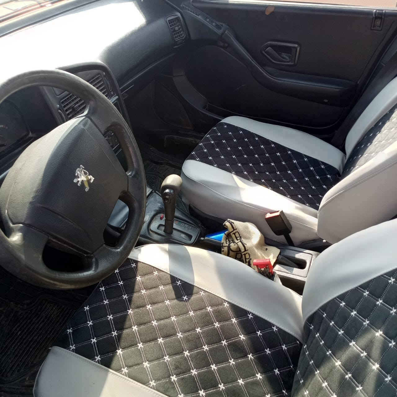 السلام وعليكم سياره للبيع رقم نكليزي مكينه وكير كورلا تتفه تبريد شغاله جاهزه من كلشي ضربتها جاملغ الايمن معمر ومصبوغ 

عنوان السياره مدينه الصدر قطاع 13

مكلف بنشر الاستفسار الإتصال على صاحب السياره 

***********
