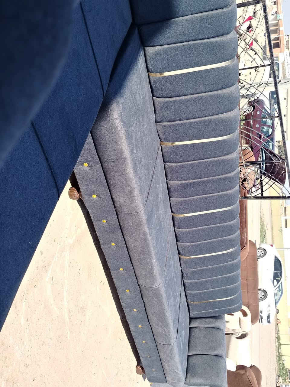 عمل كافه انواع القنفات والديوان وتجديد الديوان المستخدم تبديل سفنج +قماش+فصال حسب الطلب الموقع الحود قرب محلات ابو عمرو ***********
