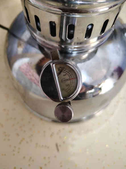 لوكس نفطي قديم
نظافة ٩٥ بالمية
ماعرف اشغلة
السعر ٣٥ الف
بغداد البلديات ***********
ماعندي توصيل
