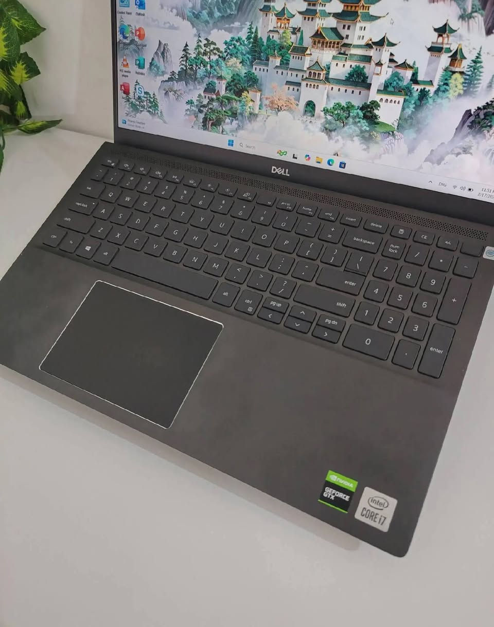 قوي ونحيف i7 فئة GTX 1650 Ti
💻 Dell Vostro 7500 – أداء فعلي مو أرقام بس!

إذا تبحث عن جهاز يتحمل ضغط شغل، تصميم، ألعاب، وبرامج ثقيلة بدون تهنيج… هذا هو الخيار الصح ✔️

🧠 المواصفات :

✔️ المعالج: Intel Core i7 الجيل العاشر فئة H (أداء عالي حقيقي)
✔️ الرام: 16GB DDR4
✔️ الخزن: 512GB SSD
✔️ كرت الشاشة:
🔹 Intel UHD Graphics
🔹 NVIDIA #GTX 1650 Ti 4GB

✔️ الشاشة: 15.6” FHD
✔️ كيبورد بإضاءة خلفية

📌 الحالة :
🔹 وارد أوروبي
🔹 نظافة 95% فما فوق (كالجديد)
🔹 بطارية جيدة – ضمان تشغيل ساعة وأكثر

💰 السعر
🔷️ 750,000 دينار عراقي 🎁 توصيل مجاني + حقيبة + ماوس هدية

🛡️ الضمان : 
✅ فحص أمام المندوب
✅ ضمان استخدام أسبوعين – أي خلل مصنعي يتم الاستبدال بنفس الموديل


**إذا كنت صاحب هذا الإعلان وتريد حذفه لأي سبب، رجاءا أرسل رسالة إلى الدعم الفني**