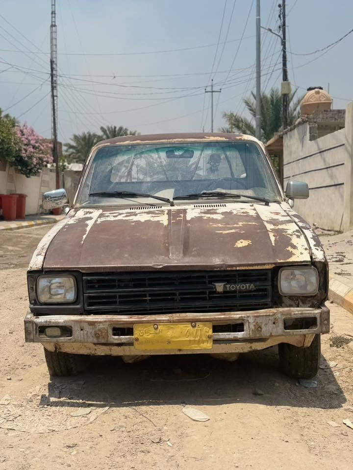 السلام عليكم بيكم 82 سياره راعيها ميت اسويلك وكاله سياره محركها بي تنقيص قليل سياره نشطة السعر 16 ورقه وبيها مجال للطيب الرقم ***********
