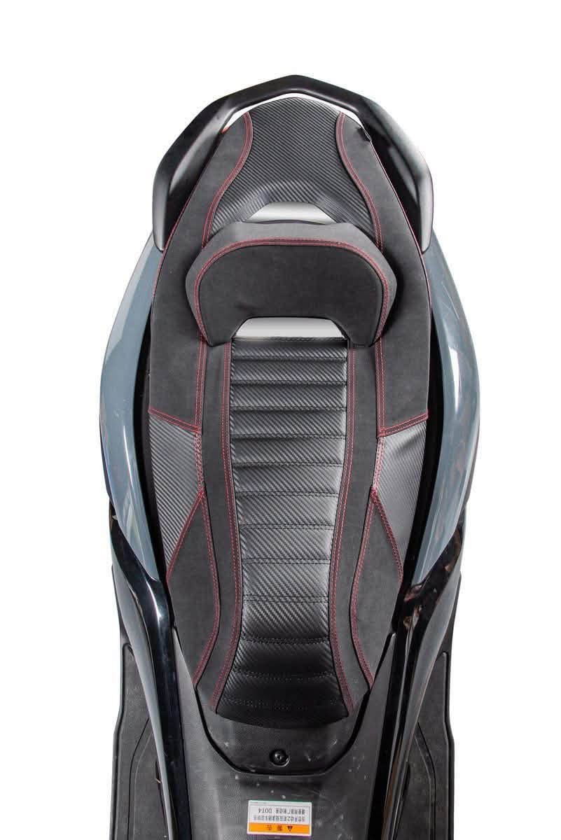 للبيع: مقعد (كرسي) رياضي مريح لـ  Yamaha NMAX🏍️🔥 ماركة WOLFLINE

✨ أهم الميزات:
راحة قصوى: مزود بمسند ظهر مدمج لدعم أسفل الظهر، مثالي للمشاوير الطويلة والسفر

تصميم رياضي فخم: خياطة حمراء مزدوجة بارزة مع أطراف بنمط ألياف الكربون (Carbon Fiber)

جودة عالية: مغطى بجلد متين مقاوم للماء والحرارة، ومريح جداً للسائق والراكب الخلفي

شكل مميز: يغير مظهر السكوتر تماماً ويجعله أكثر هيبة ورياضية

يناسب موديلات: 2020 / 2021 / 2022 / 2023

📌 التفاصيل:

الحالة: جديد بالكرتونة

التوافق: يركب مباشرة على ياماها NMax
 (لا اعلم قد يركب على  هوندا فورزا)

📞 للتواصل والاستفسار: يرجى إرسال رسالة خاصة على الماسنجر او على الواتساب 
الواتساب/ ‭***********‬

الكمية محدودة / متوفر قطعة واحدة فقط! 🏁

#للبيع #قطع_غيار #تعديل_سكوترات #اكسسوارات_دراجات #مقعد_مريح #كرسي_رياضي #MotorcycleParts #CustomSeat #XMAX_Modified #ComfortSeat #XMAX #YamahaXMAX #XMAX300 #Yamaha
#العراق #بغداد
