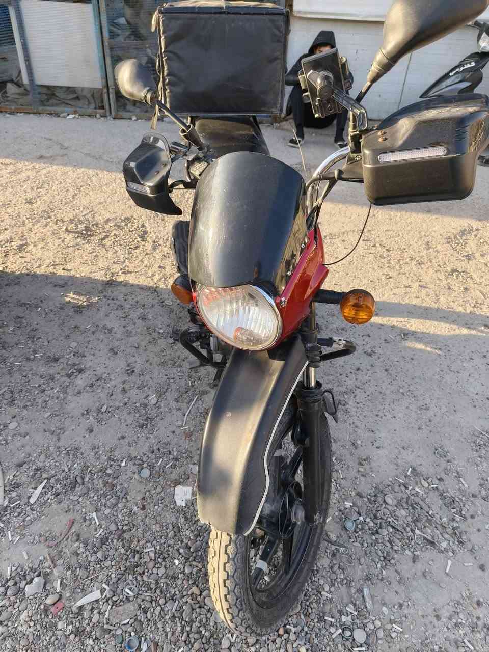 سلام عليكم دراجه بوكسر موديل 21 للبيع دراجه بيها  خيط دخان وراق اصوليه تاخذها كما هيه بل صوره سعر 900 بيهاا مجال العنوان بغداد *********** متواجد . وتساب 💖
