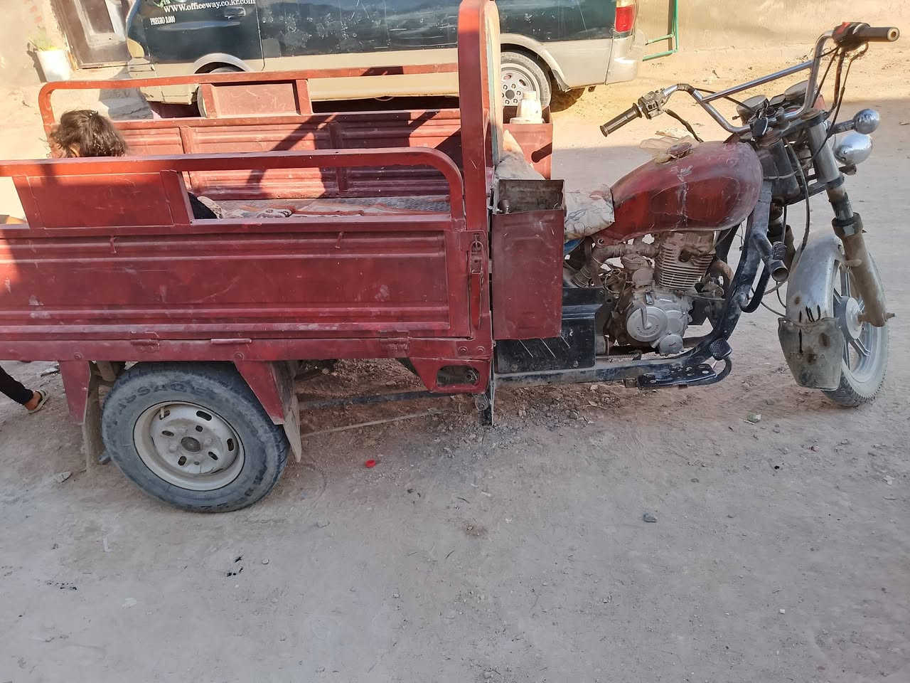 سلام عليكم ورحمه دراجه البيع كلك 650الف او بيه مجال قليل مكانه كوفه شارع معمل رقم هاتف ***********واتساب لا يعمل

