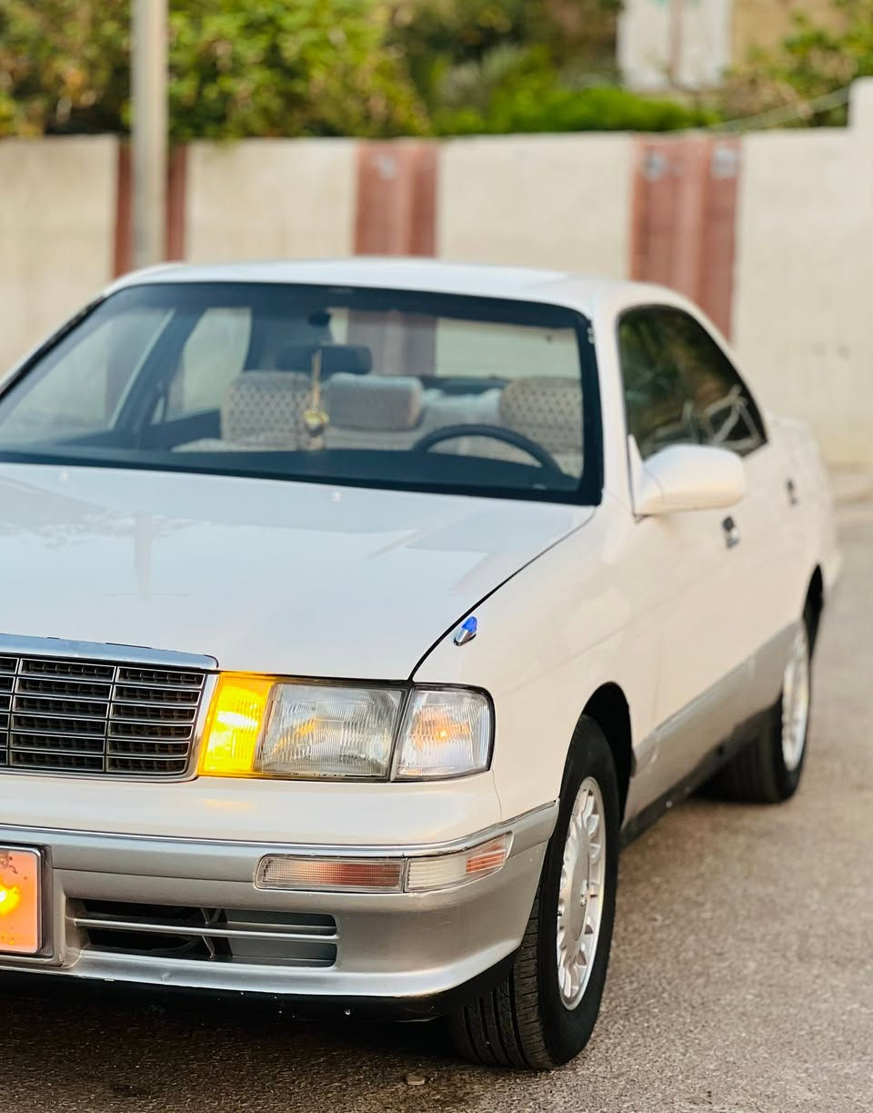 السلام عليكم ورحمة الله
للبيع بطه منفصل موديل 1994 رقم انبار مشروع وطني.
مكفولة من الگصه ونقل الجثه والعيب الشرعي والضربه القويه 
مكينه وگير وحداديه وتخم تاير 
تبريد جاهزه مجهزه مال جناي العنوان كربلاء السعر 59 وبيها 
للاستفسار.. ***********
