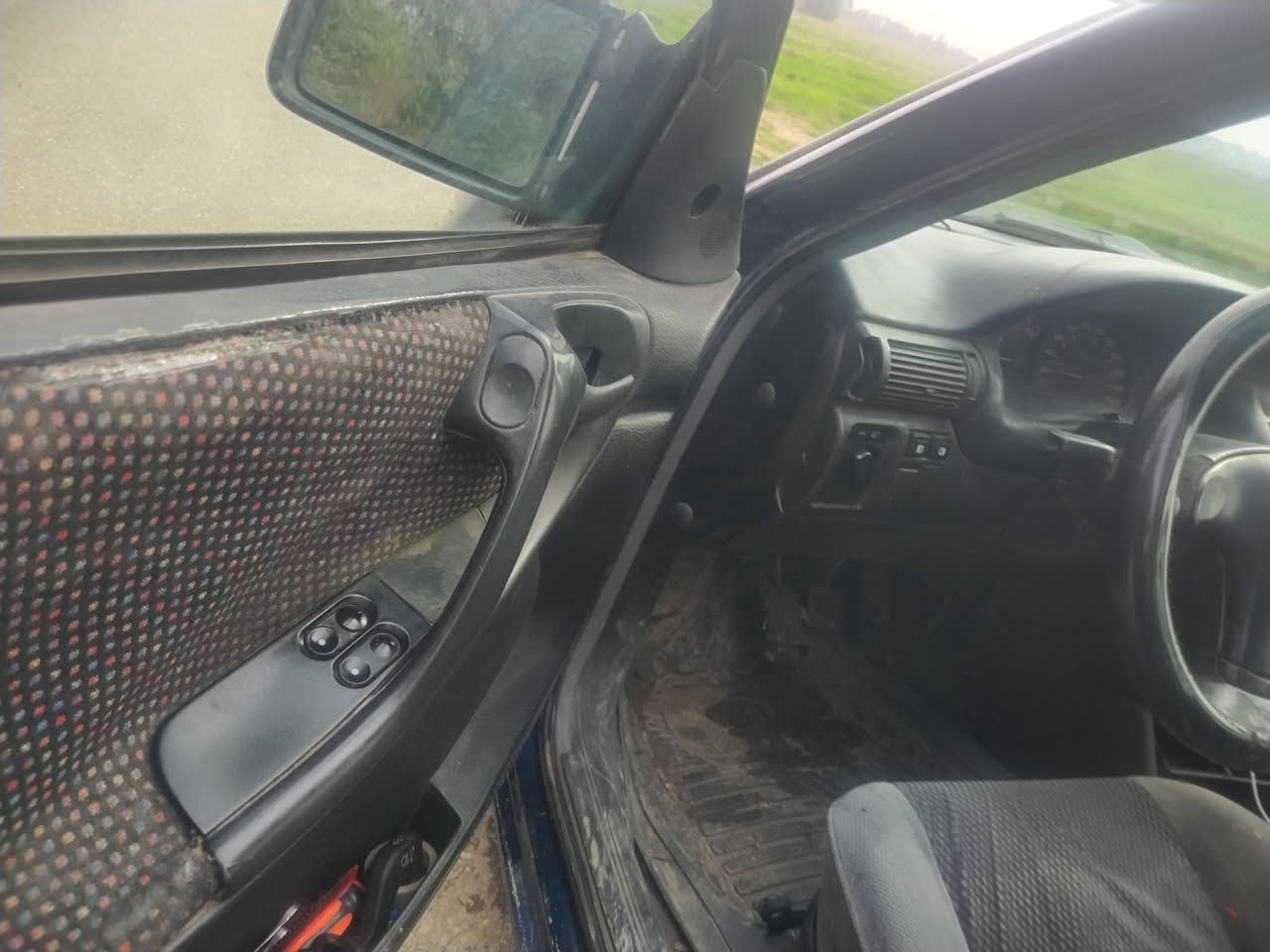 السلام عليكم سياره اوبل استره 1994 محرك 18 تتفه تبريد بلادي جام كهرباء كير عادي محرك خيرمن الله لا تبخير ولاتنقيص تخم تاير جديد مكينه وكير خير من الله سعر 45 بيهه مجل رقم هاتف *********** رقم ديالي انكليزي
